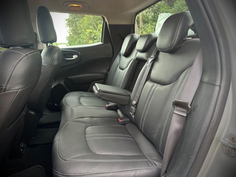 Fiat TORO FREEDOM 1.8 2017 NEUMANN VEÍCULOS ARROIO DO MEIO / Carros no Vale