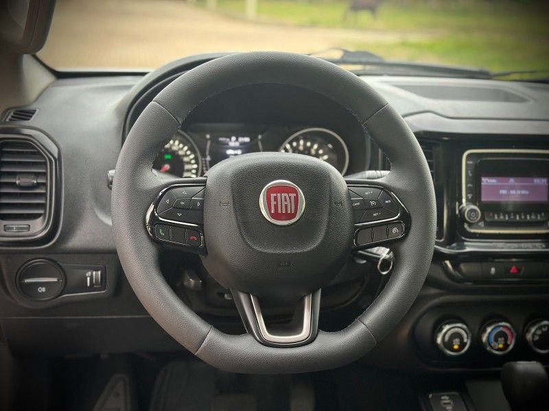 Fiat TORO FREEDOM 1.8 2017 NEUMANN VEÍCULOS ARROIO DO MEIO / Carros no Vale