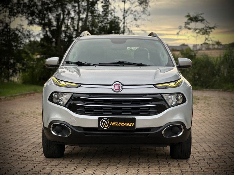 Fiat TORO FREEDOM 1.8 2017 NEUMANN VEÍCULOS ARROIO DO MEIO / Carros no Vale