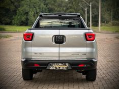 Fiat TORO FREEDOM 1.8 2017 NEUMANN VEÍCULOS ARROIO DO MEIO / Carros no Vale