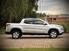 Fiat TORO FREEDOM 1.8 2017 NEUMANN VEÍCULOS ARROIO DO MEIO / Carros no Vale