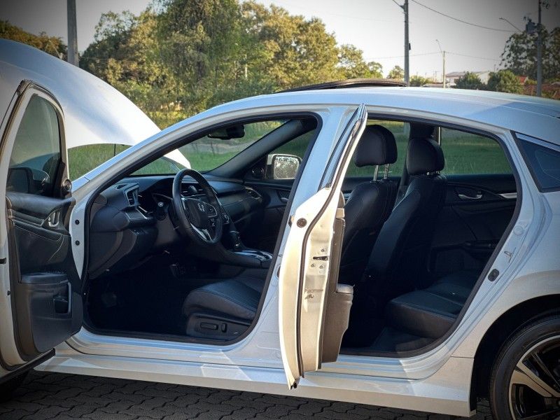 Honda CIVIC SEDAN TOURING 1.5L 2017 NEUMANN VEÍCULOS ARROIO DO MEIO / Carros no Vale