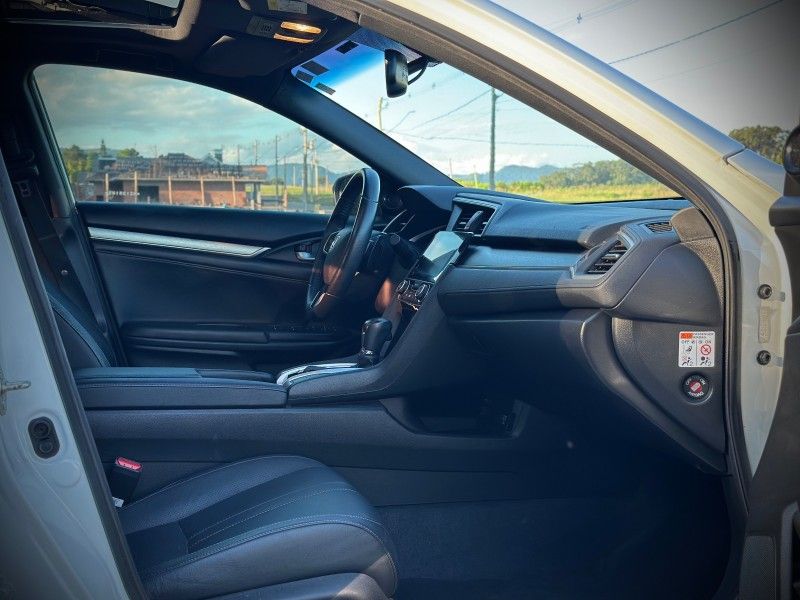 Honda CIVIC SEDAN TOURING 1.5L 2017 NEUMANN VEÍCULOS ARROIO DO MEIO / Carros no Vale