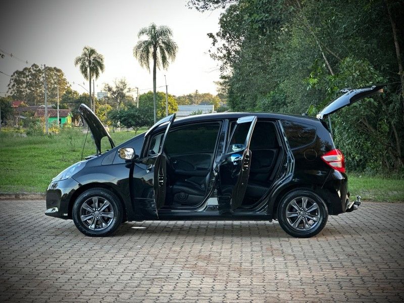 Honda FIT LX 1.4 2014 NEUMANN VEÍCULOS ARROIO DO MEIO / Carros no Vale