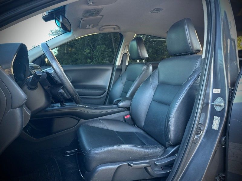Honda HR-V TOURING 1.8 2017 NEUMANN VEÍCULOS ARROIO DO MEIO / Carros no Vale