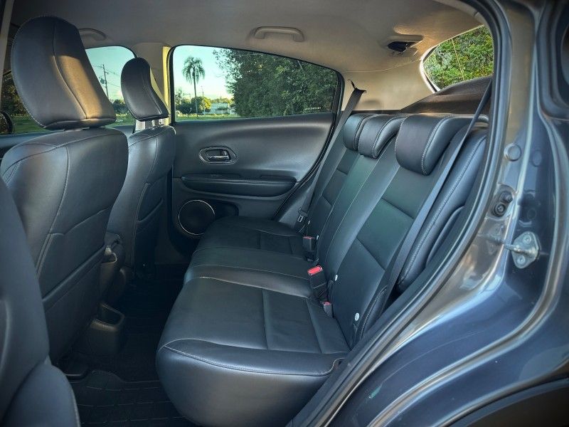 Honda HR-V TOURING 1.8 2017 NEUMANN VEÍCULOS ARROIO DO MEIO / Carros no Vale