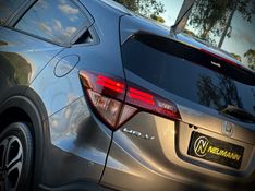 Honda HR-V TOURING 1.8 2017 NEUMANN VEÍCULOS ARROIO DO MEIO / Carros no Vale