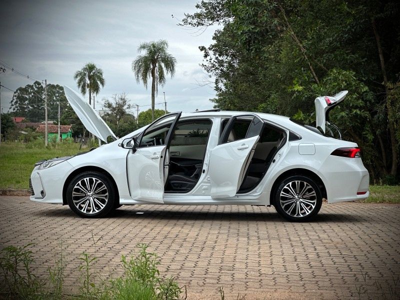 Toyota COROLLA ALTIS 2.0 2023 NEUMANN VEÍCULOS ARROIO DO MEIO / Carros no Vale