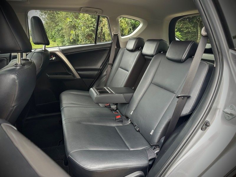 Toyota RAV-4 2.0 2018 NEUMANN VEÍCULOS ARROIO DO MEIO / Carros no Vale