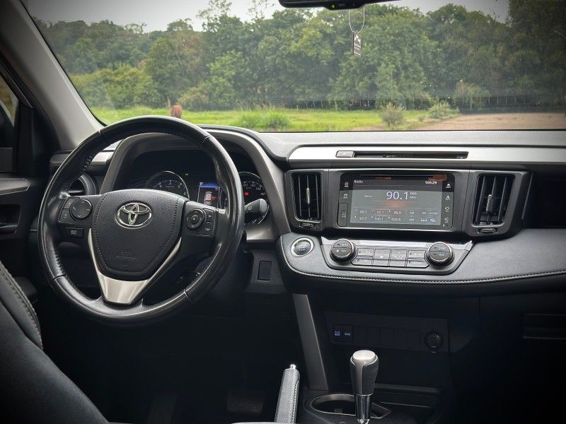 Toyota RAV-4 2.0 2018 NEUMANN VEÍCULOS ARROIO DO MEIO / Carros no Vale