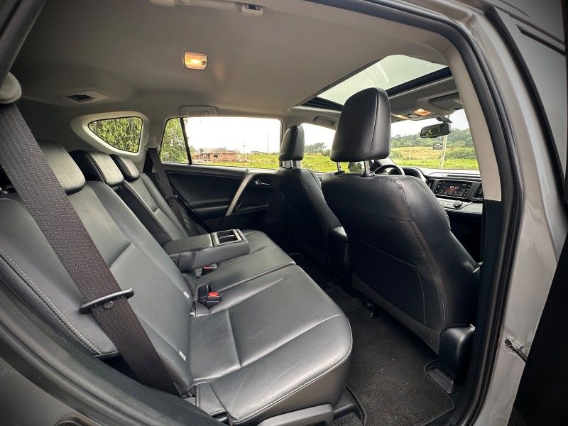 Toyota RAV-4 2.0 2018 NEUMANN VEÍCULOS ARROIO DO MEIO / Carros no Vale