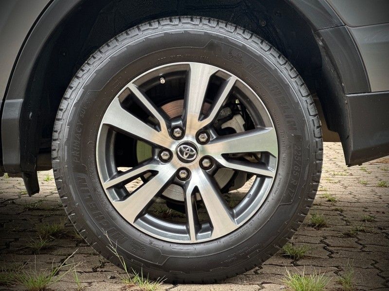 Toyota RAV-4 2.0 2018 NEUMANN VEÍCULOS ARROIO DO MEIO / Carros no Vale
