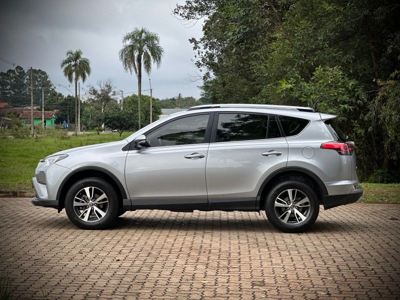 Toyota RAV-4 2.0 2018 NEUMANN VEÍCULOS ARROIO DO MEIO / Carros no Vale
