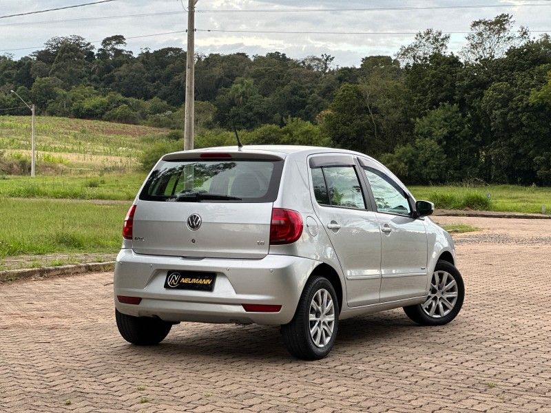 Volkswagen FOX 1.6 2013 NEUMANN VEÍCULOS ARROIO DO MEIO / Carros no Vale Volkswagen FOX 1.6 2013 NEUMANN VEÍCULOS ARROIO DO MEIO / Carros no Vale