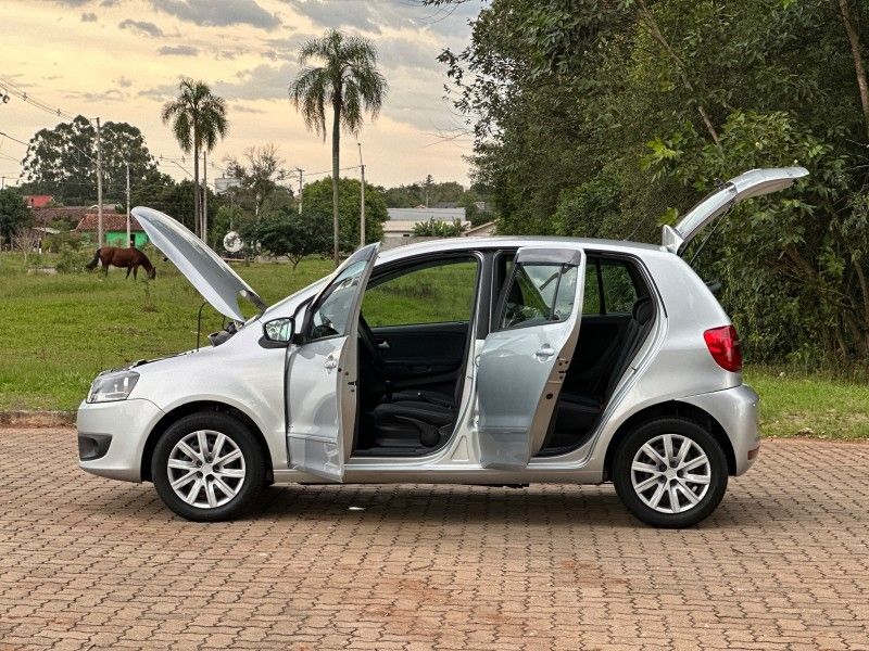 Volkswagen FOX 1.6 2013 NEUMANN VEÍCULOS ARROIO DO MEIO / Carros no Vale Volkswagen FOX 1.6 2013 NEUMANN VEÍCULOS ARROIO DO MEIO / Carros no Vale