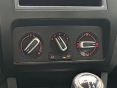 Volkswagen FOX 1.6 2013 NEUMANN VEÍCULOS ARROIO DO MEIO / Carros no Vale