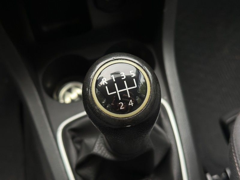 Volkswagen FOX 1.6 2013 NEUMANN VEÍCULOS ARROIO DO MEIO / Carros no Vale Volkswagen FOX 1.6 2013 NEUMANN VEÍCULOS ARROIO DO MEIO / Carros no Vale