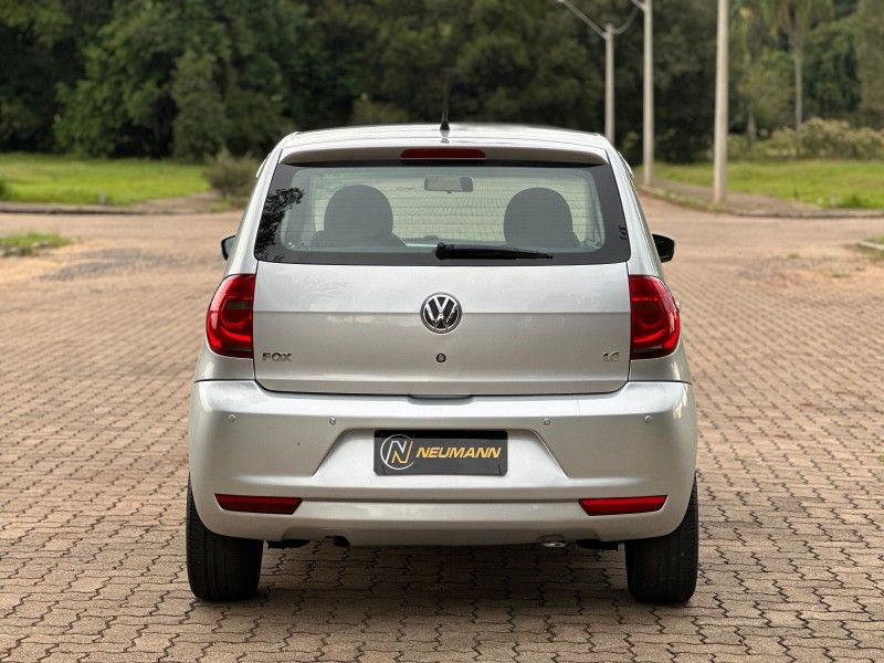 Volkswagen FOX 1.6 2013 NEUMANN VEÍCULOS ARROIO DO MEIO / Carros no Vale Volkswagen FOX 1.6 2013 NEUMANN VEÍCULOS ARROIO DO MEIO / Carros no Vale