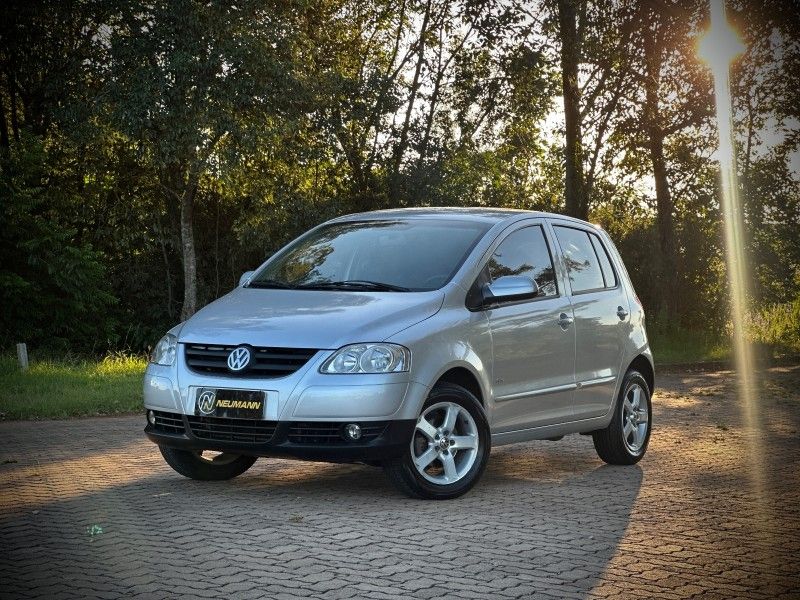 Volkswagen FOX PLUS 1.6 2009 NEUMANN VEÍCULOS ARROIO DO MEIO / Carros no Vale