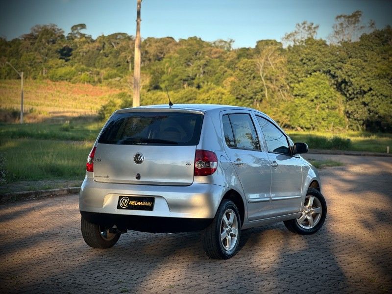 Volkswagen FOX PLUS 1.6 2009 NEUMANN VEÍCULOS ARROIO DO MEIO / Carros no Vale