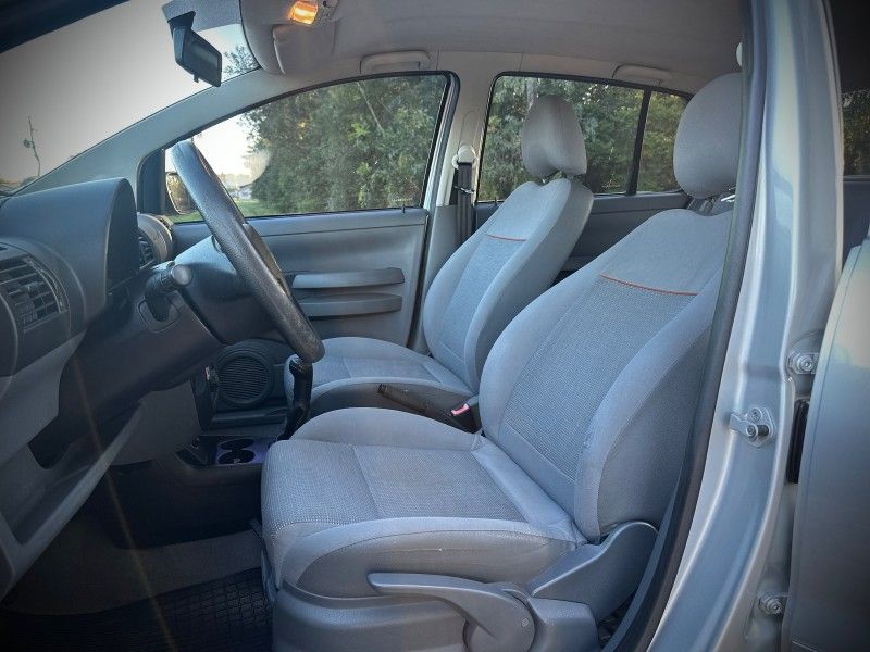Volkswagen FOX PLUS 1.6 2009 NEUMANN VEÍCULOS ARROIO DO MEIO / Carros no Vale