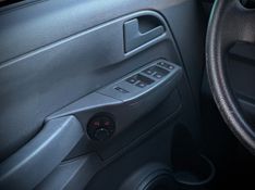 Volkswagen FOX PLUS 1.6 2009 NEUMANN VEÍCULOS ARROIO DO MEIO / Carros no Vale