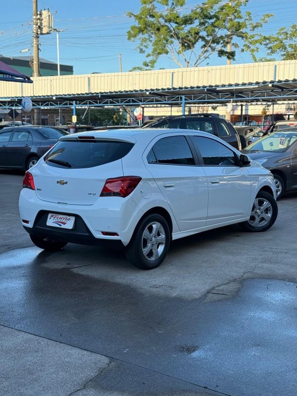 Chevrolet ONIX LT 1.4 8V 2019 FERREIRA VEÍCULOS VENÂNCIO AIRES / Carros no Vale