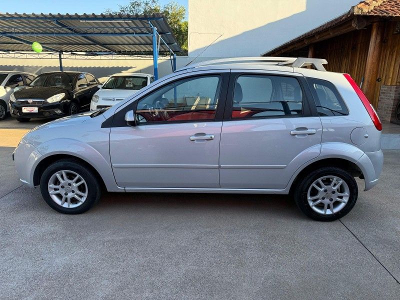 Ford FIESTA TRAIL 1.6 8V 2010 FERREIRA VEÍCULOS VENÂNCIO AIRES / Carros no Vale