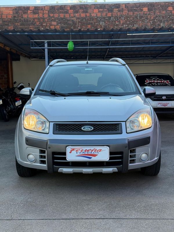 Ford FIESTA TRAIL 1.6 8V 2010 FERREIRA VEÍCULOS VENÂNCIO AIRES / Carros no Vale