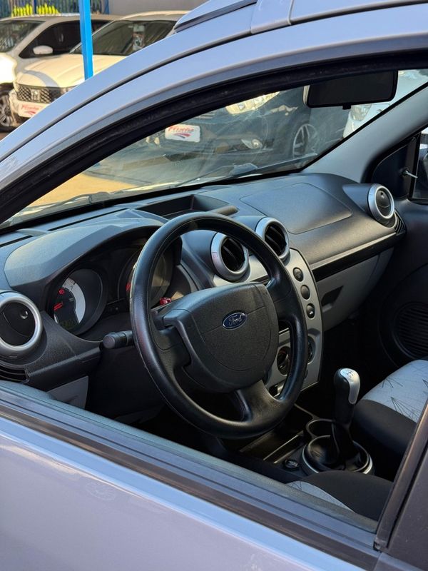 Ford FIESTA TRAIL 1.6 8V 2010 FERREIRA VEÍCULOS VENÂNCIO AIRES / Carros no Vale