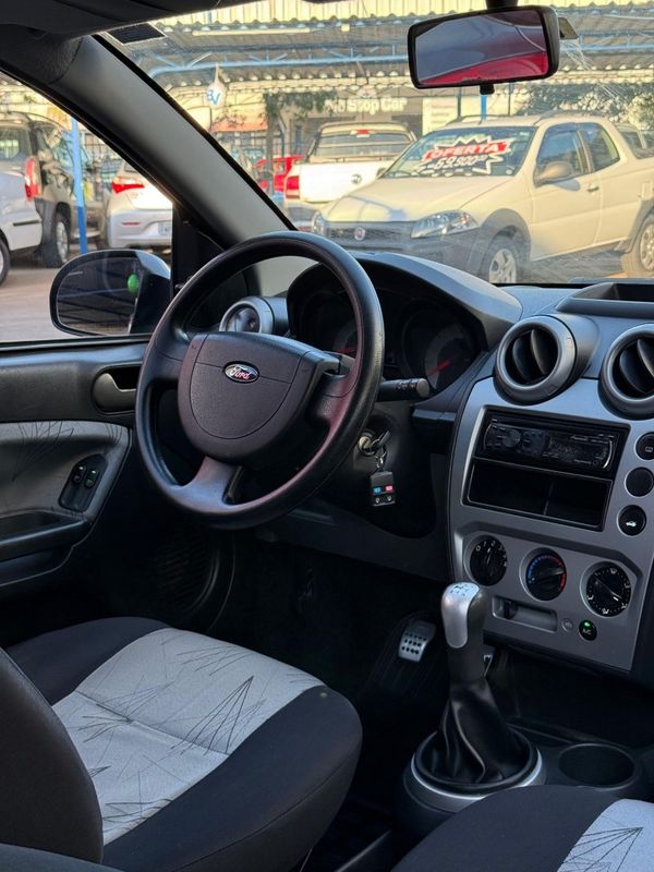 Ford FIESTA TRAIL 1.6 8V 2010 FERREIRA VEÍCULOS VENÂNCIO AIRES / Carros no Vale