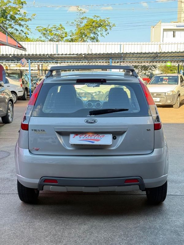 Ford FIESTA TRAIL 1.6 8V 2010 FERREIRA VEÍCULOS VENÂNCIO AIRES / Carros no Vale