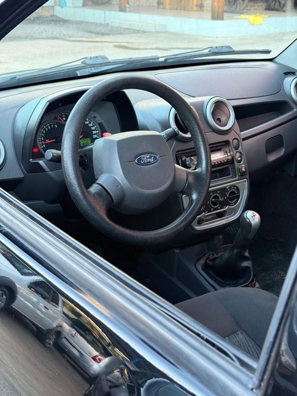 Ford KA 1.0 8V 2010 FERREIRA VEÍCULOS VENÂNCIO AIRES / Carros no Vale