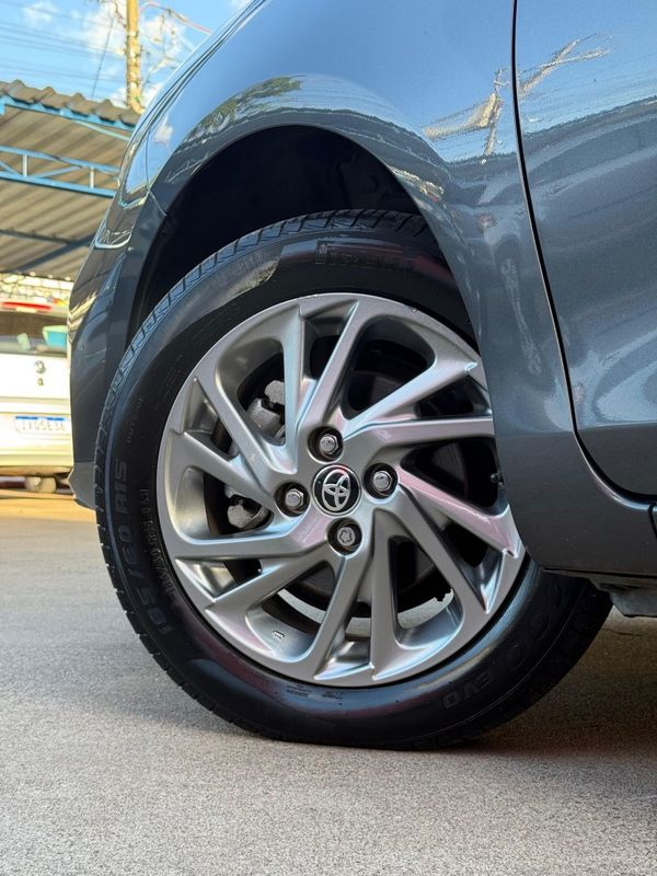 Toyota YARIS XS 1.5 2023 FERREIRA VEÍCULOS VENÂNCIO AIRES / Carros no Vale