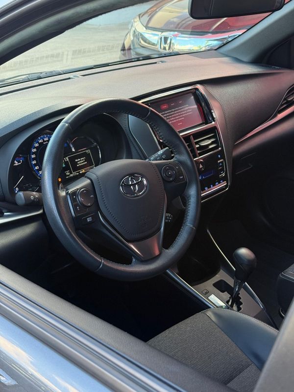 Toyota YARIS XS 1.5 2023 FERREIRA VEÍCULOS VENÂNCIO AIRES / Carros no Vale