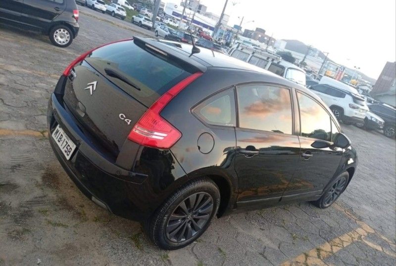 CITROËN C4 2.0 EXCLUSIVE 16V 2010/2011 HUBNER MULTIMARCAS FARROUPILHA / Carros no Vale