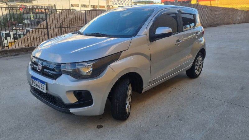FIAT MOBI 1.0 6V DRIVE 2017/2018 HUBNER MULTIMARCAS FARROUPILHA / Carros no Vale