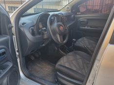 FIAT MOBI 1.0 6V DRIVE 2017/2018 HUBNER MULTIMARCAS FARROUPILHA / Carros no Vale