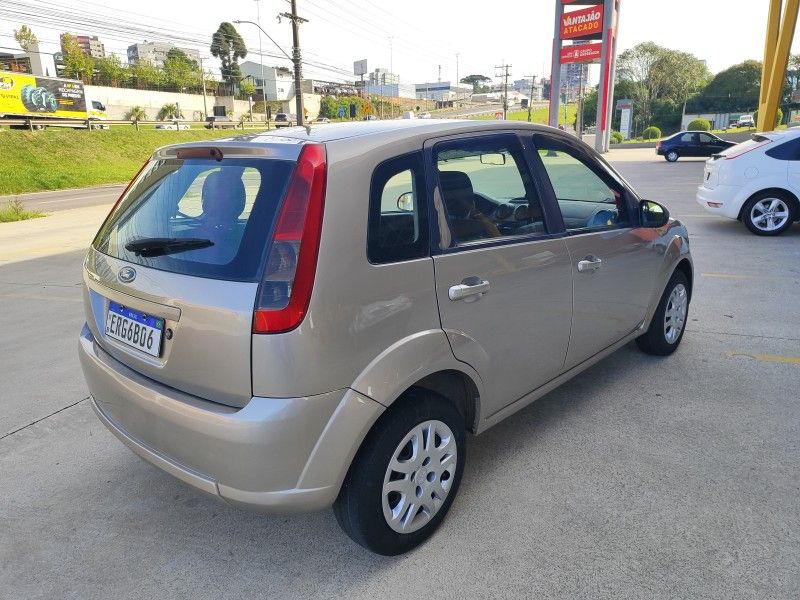 FORD FIESTA 1.0 MPI CLASS 8V 2010/2011 HUBNER MULTIMARCAS FARROUPILHA / Carros no Vale