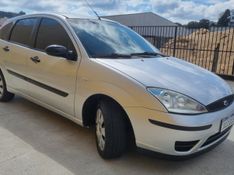 FORD FOCUS 1.6 GLX 8V 2007/2008 HUBNER MULTIMARCAS FARROUPILHA / Carros no Vale