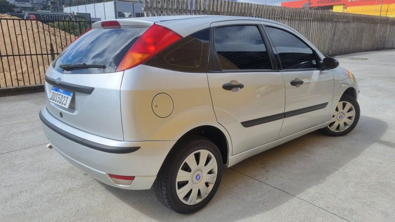 FORD FOCUS 1.6 GLX 8V 2007/2008 HUBNER MULTIMARCAS FARROUPILHA / Carros no Vale