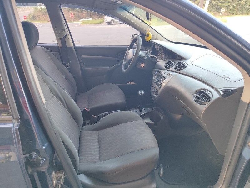 FORD FOCUS 2.0 16V 2006/2006 HUBNER MULTIMARCAS FARROUPILHA / Carros no Vale