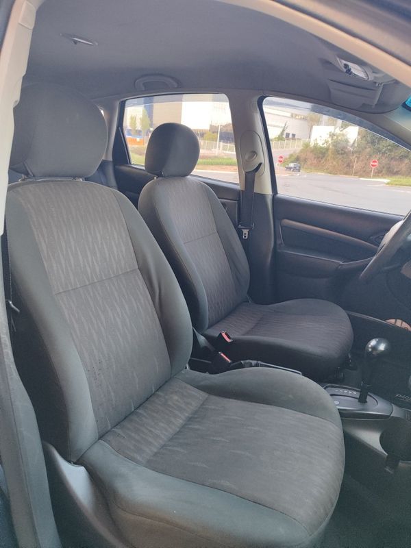 FORD FOCUS 2.0 16V 2006/2006 HUBNER MULTIMARCAS FARROUPILHA / Carros no Vale