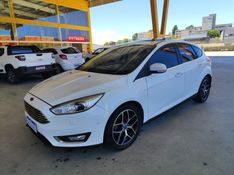 FORD FOCUS 2.0 TITANIUM 16V 2017/2017 HUBNER MULTIMARCAS FARROUPILHA / Carros no Vale