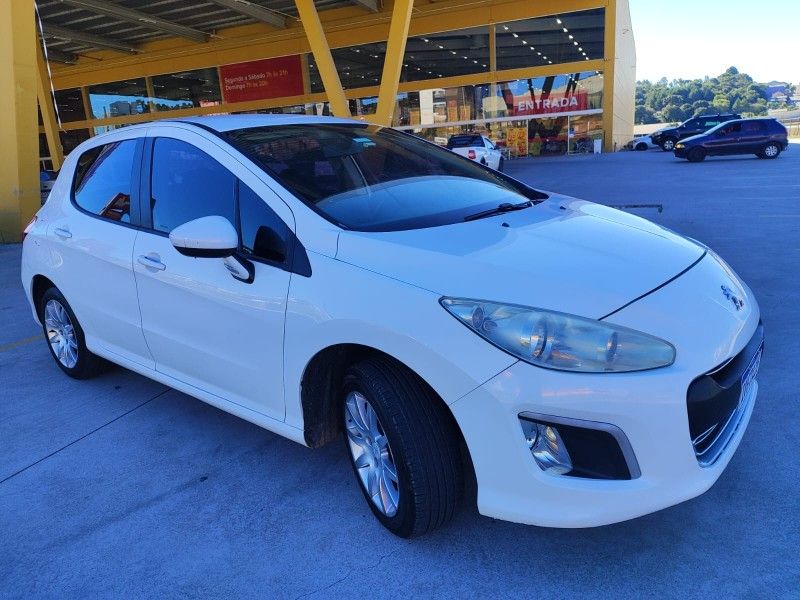 PEUGEOT 308 1.6 ACTIVE 16V 2014/2014 HUBNER MULTIMARCAS FARROUPILHA / Carros no Vale