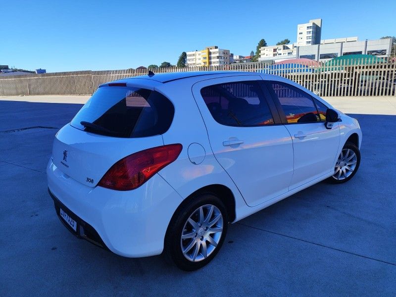 PEUGEOT 308 1.6 ACTIVE 16V 2014/2014 HUBNER MULTIMARCAS FARROUPILHA / Carros no Vale