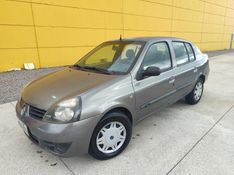 RENAULT CLIO 1.0 AUTHENTIQUE SEDAN 16V 2006/2006 HUBNER MULTIMARCAS FARROUPILHA / Carros no Vale