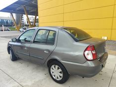 RENAULT CLIO 1.0 AUTHENTIQUE SEDAN 16V 2004/2005 HUBNER MULTIMARCAS FARROUPILHA / Carros no Vale
