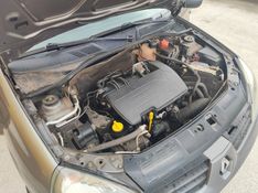 RENAULT CLIO 1.0 AUTHENTIQUE SEDAN 16V 2006/2006 HUBNER MULTIMARCAS FARROUPILHA / Carros no Vale