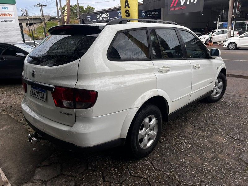 SSANGYONG KYRON 2.0 GL 200KY 4X4 16V TURBO 2011/2012 HUBNER MULTIMARCAS FARROUPILHA / Carros no Vale
